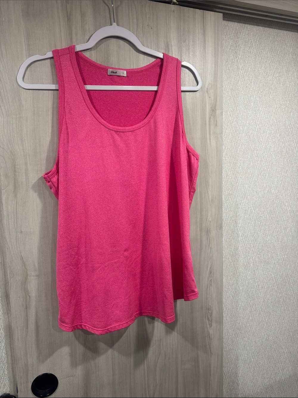 Classic Scoop Tank Top - Hot Pink